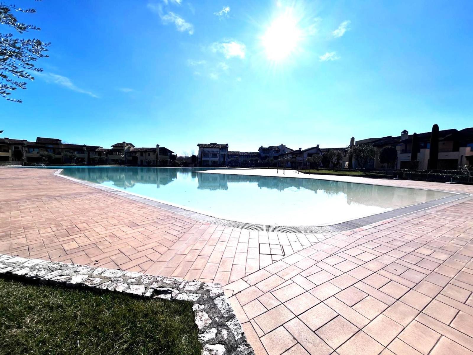 Garda Resort Village 11 Peschiera del Garda Exterior photo