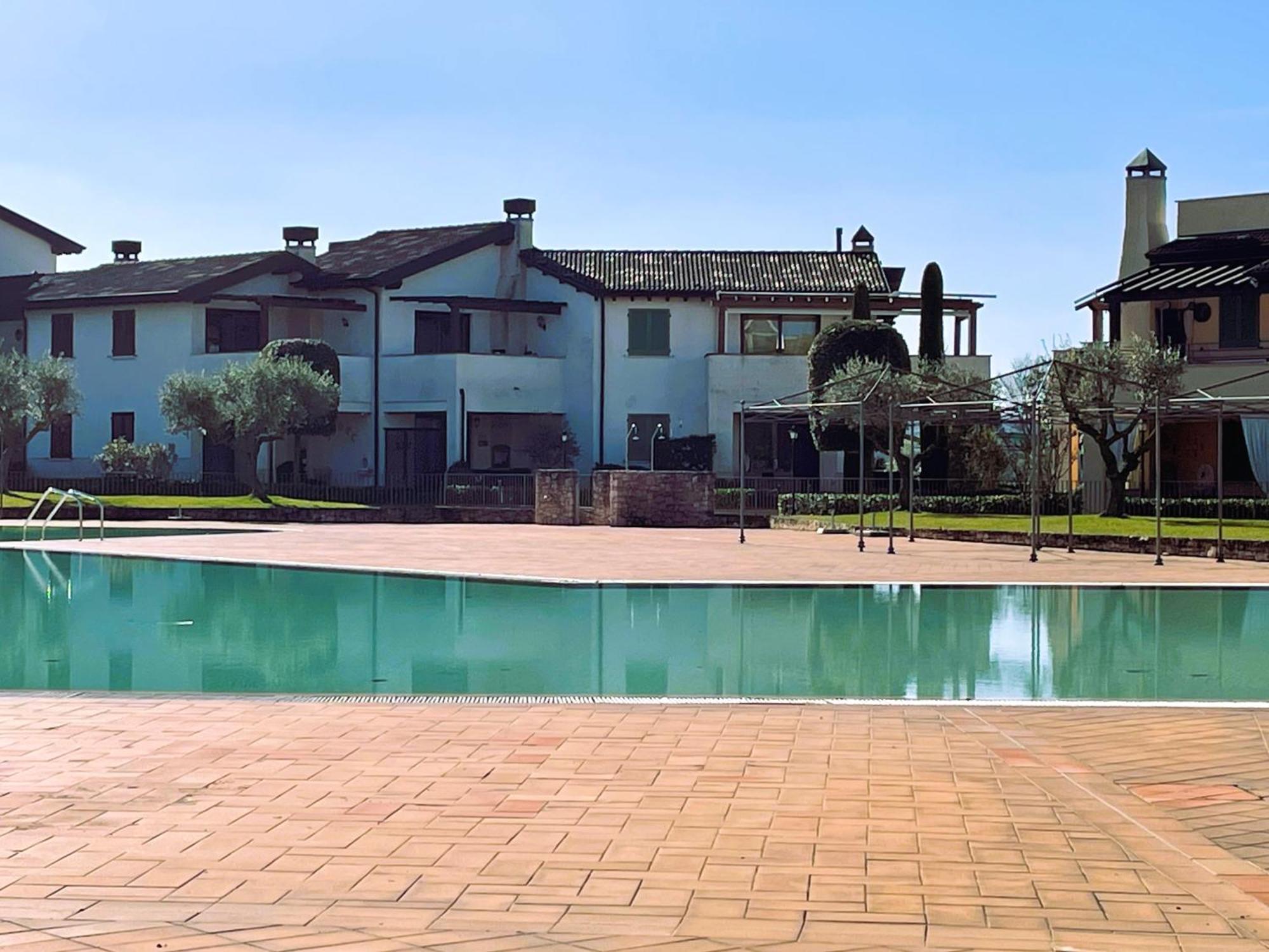 Garda Resort Village 11 Peschiera del Garda Exterior photo