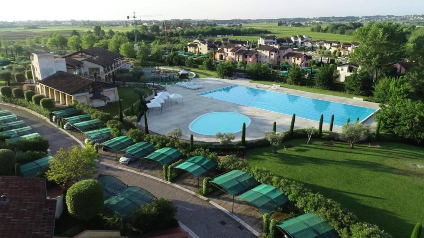 Garda Resort Village 11 Peschiera del Garda Exterior photo